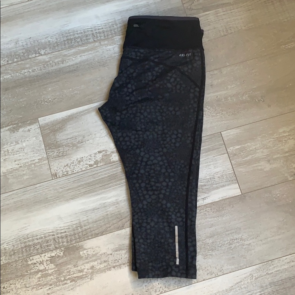 Nike dri fit crop leggings